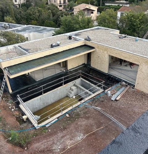 Protection lourde : pose de gravillons